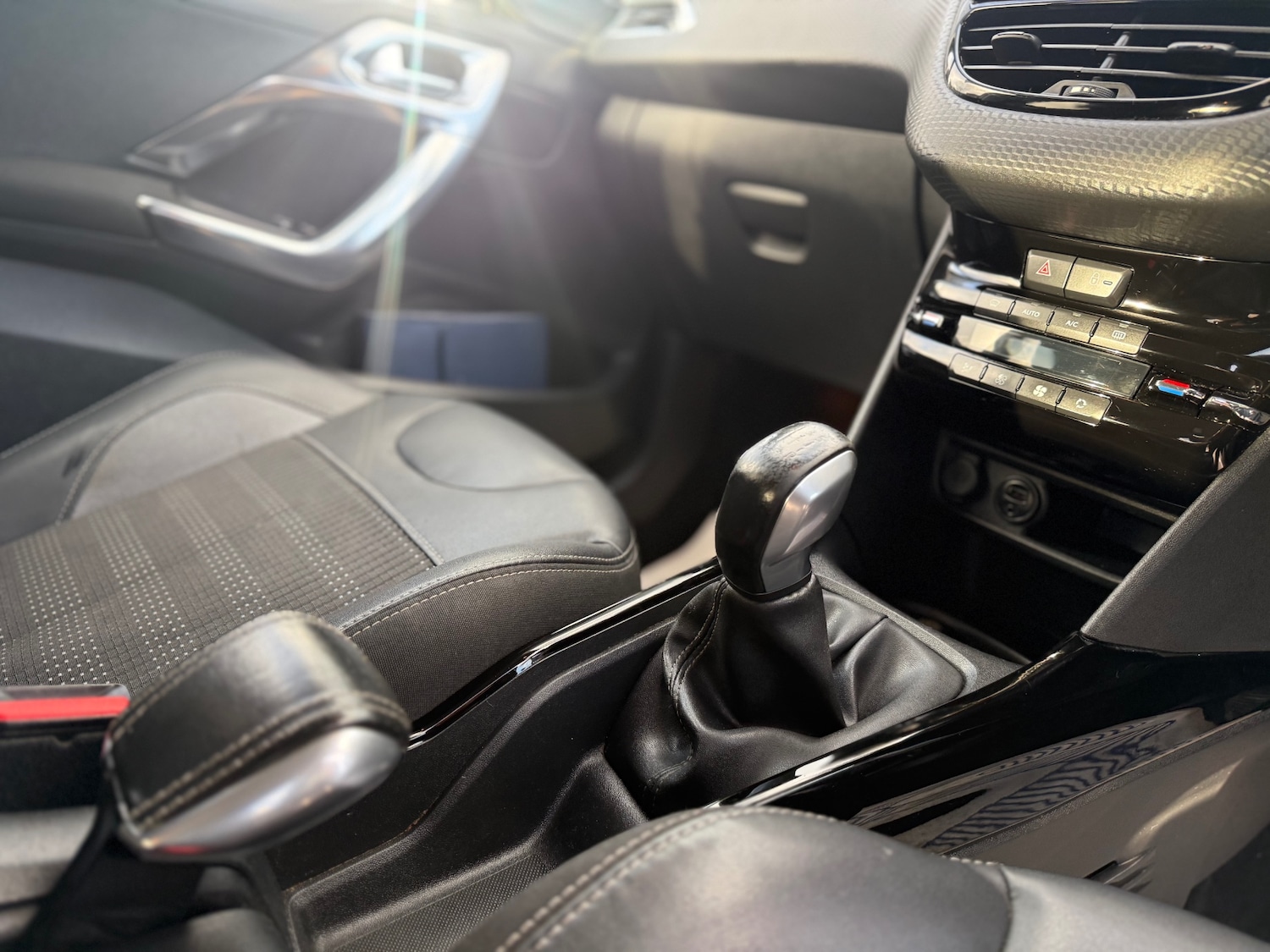 Used Peugeot 2008 2016 for sale - 76897146: Photo 9