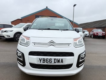 Used Citroen C3 Picasso 2016 for sale - 76165249: Photo 2