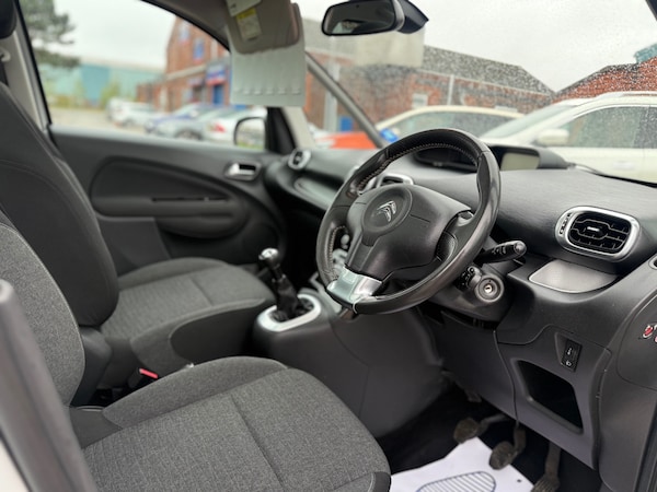 Used Citroen C3 Picasso 2016 for sale - 76165249: Photo 9