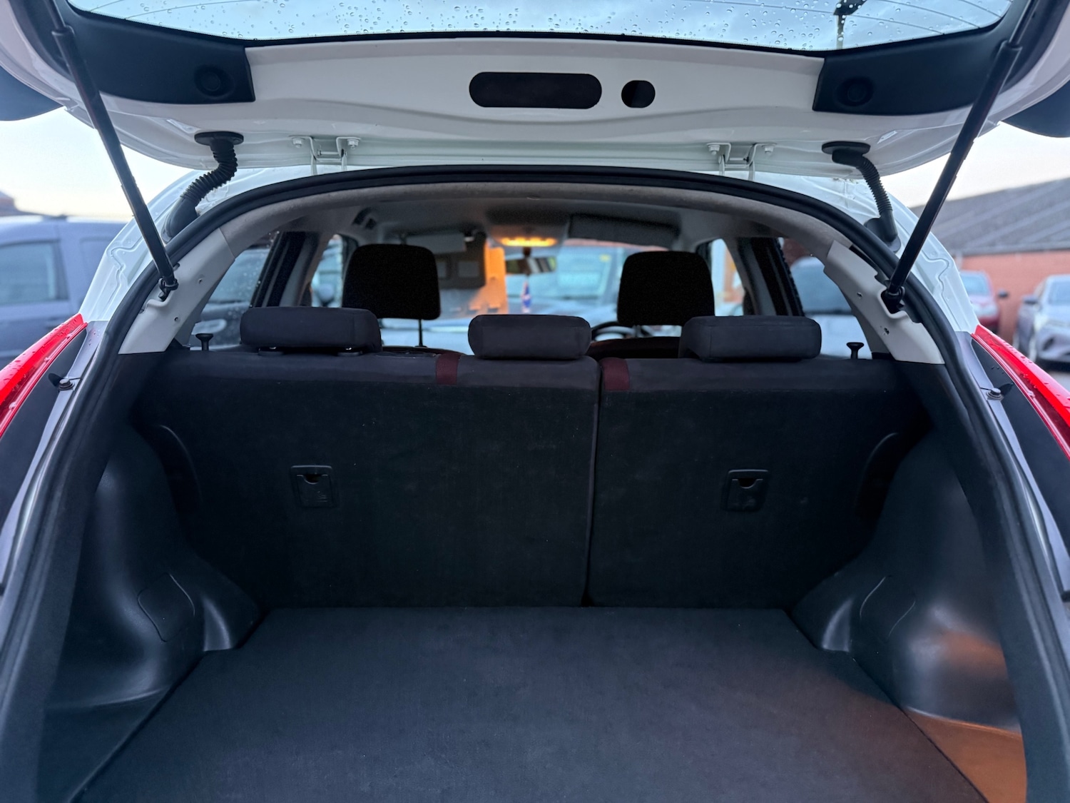 Used Nissan Juke 2011 for sale - 77189449: Photo 15