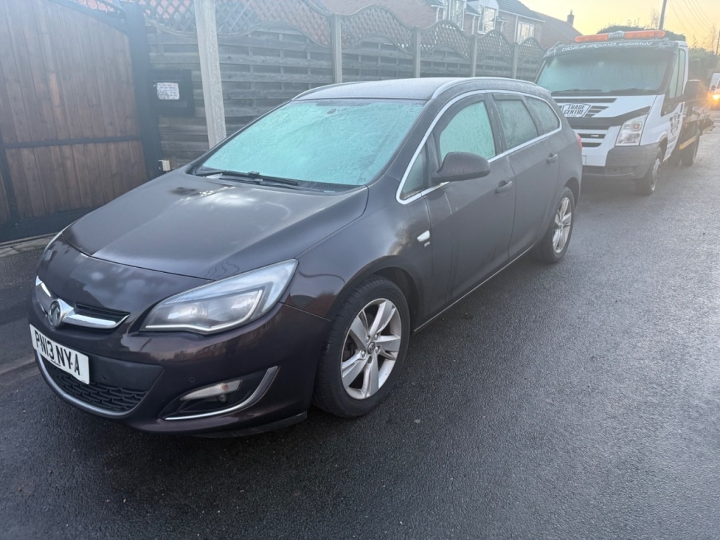 Used Vauxhall Astra 2013 for sale - 76934860: Photo 1