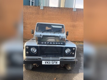 Used Land Rover Defender 110 2011 for sale - 75895720: Photo