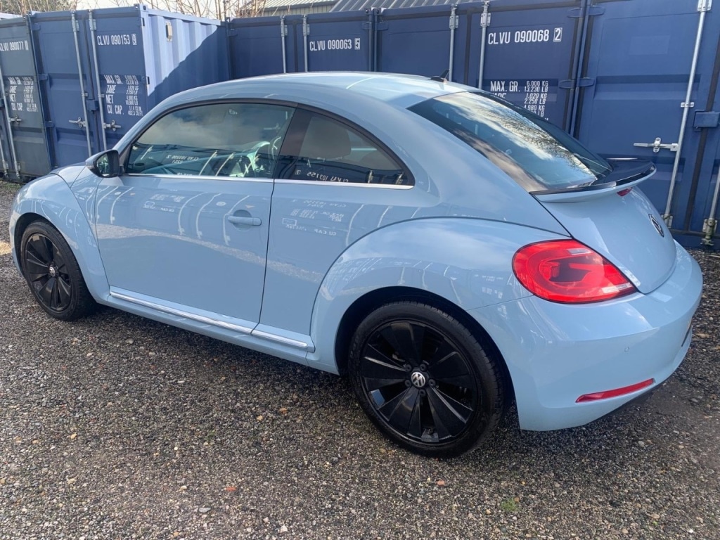 Used Volkswagen Beetle 2015 for sale - 77590223: Photo 2