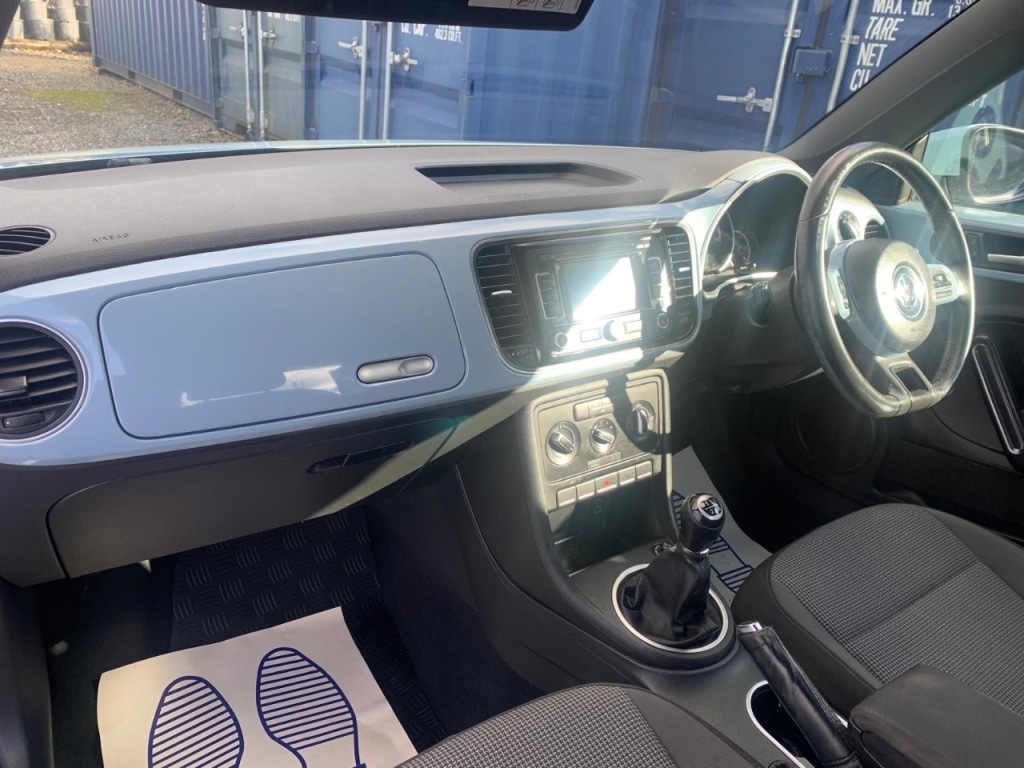 Used Volkswagen Beetle 2015 for sale - 77590223: Photo 9