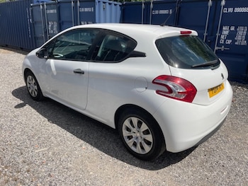 Used Peugeot 208 2014 for sale - 75213188: Photo