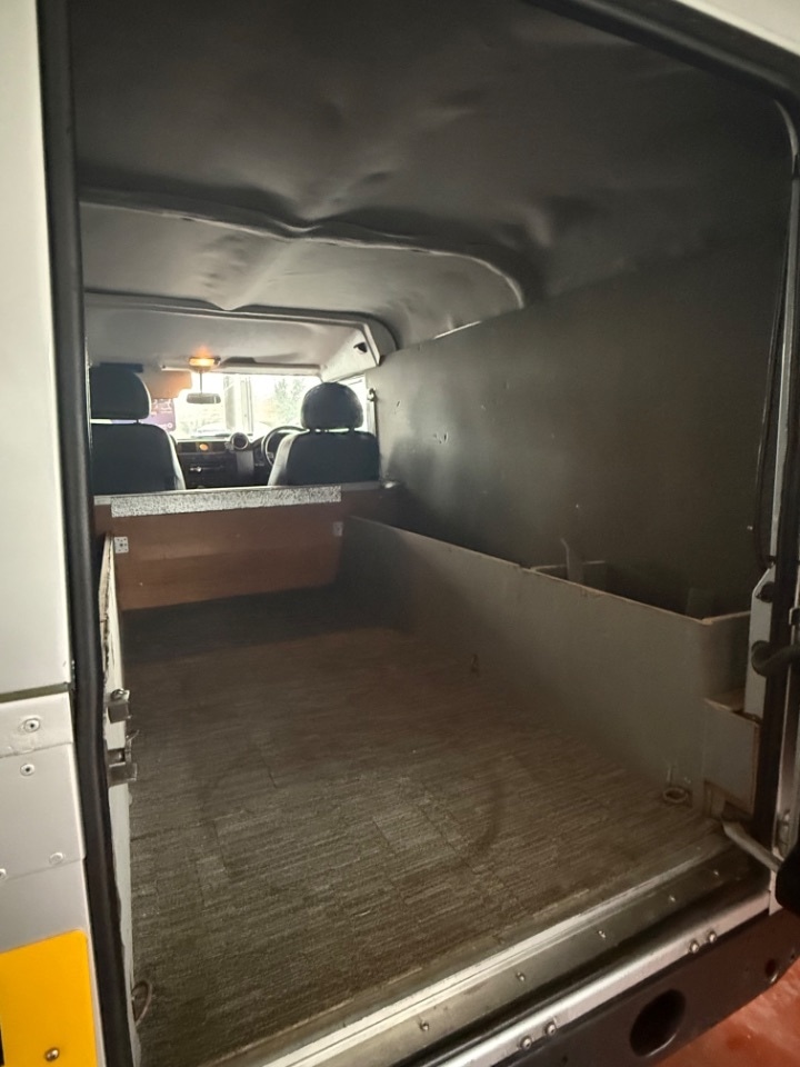 Used Land Rover Defender 2011 for sale - 76710689: Photo 15