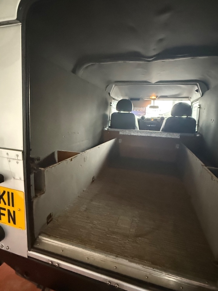 Used Land Rover Defender 2011 for sale - 76710689: Photo 16