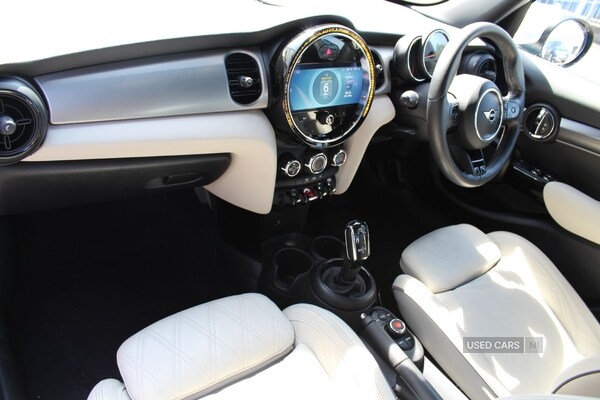 Used MINI Hatch 2021 for sale - 73040059: Photo 2