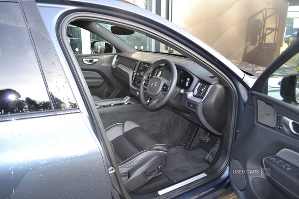 Used Volvo XC60 2023 for sale - 76850850: Photo 2