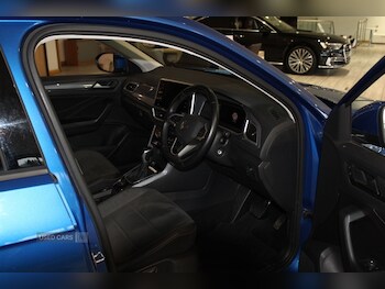 Used Volkswagen T-Roc 2023 for sale - 77647283: Photo