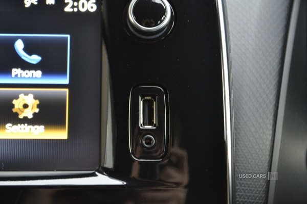 Used Renault Clio 2019 for sale - 76998309: Photo 14