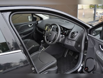 Used Renault Clio 2019 for sale - 76998309: Photo