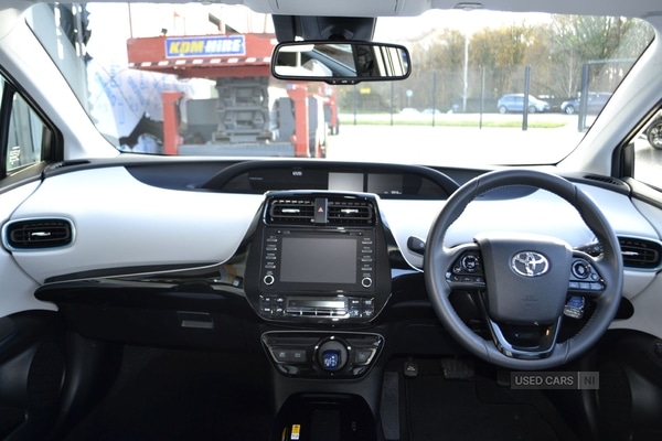 Used Toyota Prius 2022 for sale - 76803067: Photo 2