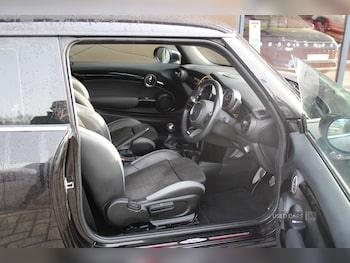 Used MINI Hatch 2021 for sale - 77587778: Photo