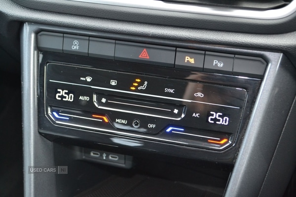 Used Volkswagen T-Roc 2023 for sale - 76228609: Photo 10