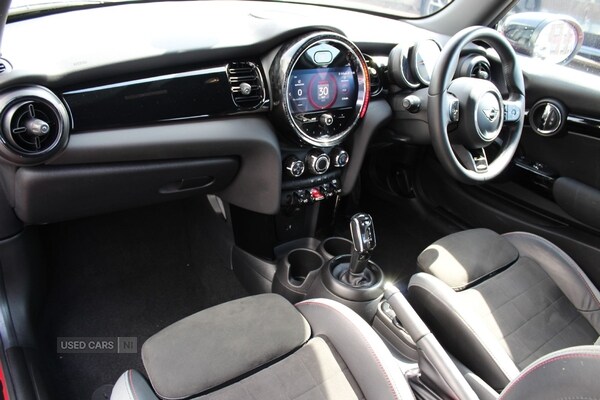 Used MINI Hatch 2021 for sale - 73052271: Photo 2