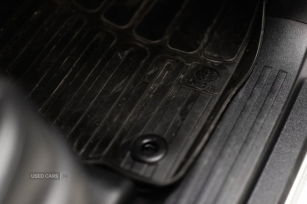 Used Toyota Land Cruiser 2018 for sale - 76998654: Photo 30