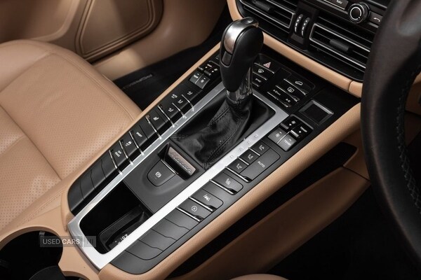 Used Porsche Macan 2021 for sale - 76123327: Photo 17