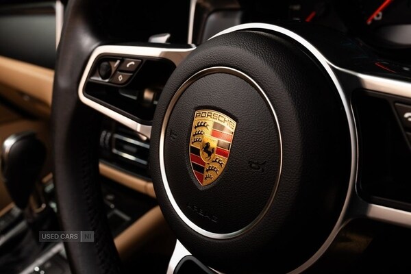 Used Porsche Macan 2021 for sale - 76123327: Photo 18