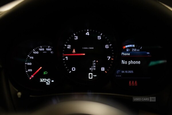 Used Porsche Macan 2021 for sale - 76123327: Photo 24