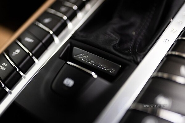 Used Porsche Macan 2021 for sale - 76123327: Photo 26