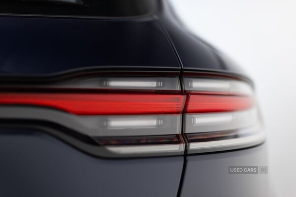 Used Porsche Macan 2021 for sale - 76123327: Photo 53