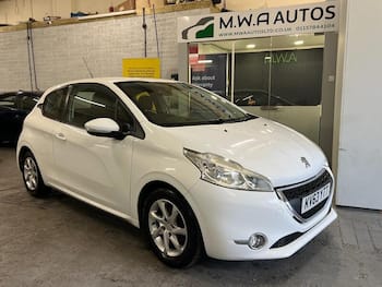 Used Peugeot 208 2013 for sale - 79748620: Photo