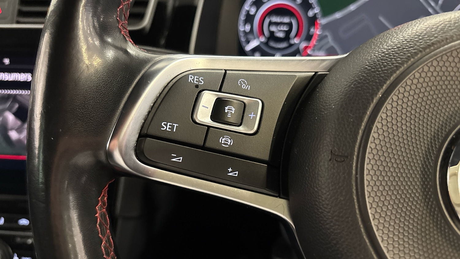 Used Volkswagen Golf 2019 for sale - 77676194: Photo 24