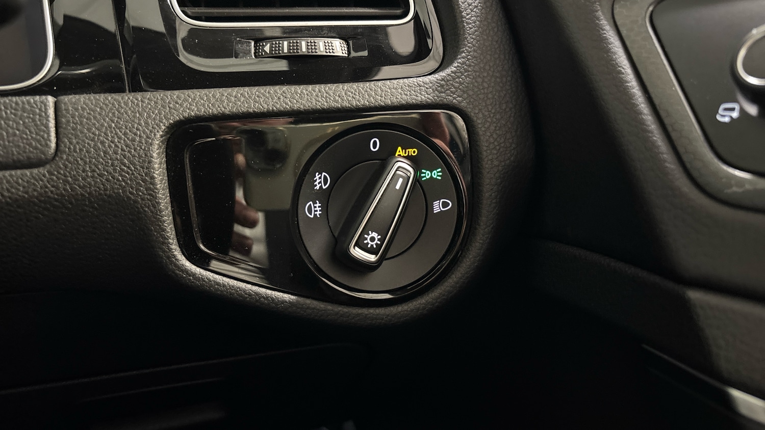 Used Volkswagen Golf 2019 for sale - 77676194: Photo 25