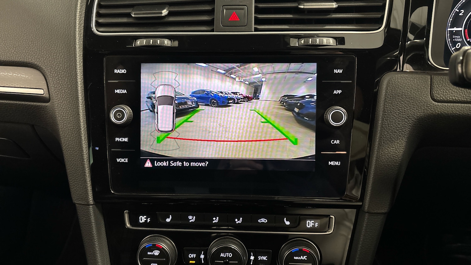 Used Volkswagen Golf 2019 for sale - 77676194: Photo 32