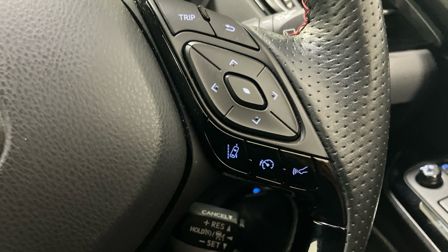 Used Toyota C-HR 2023 for sale - 78031436: Photo 34