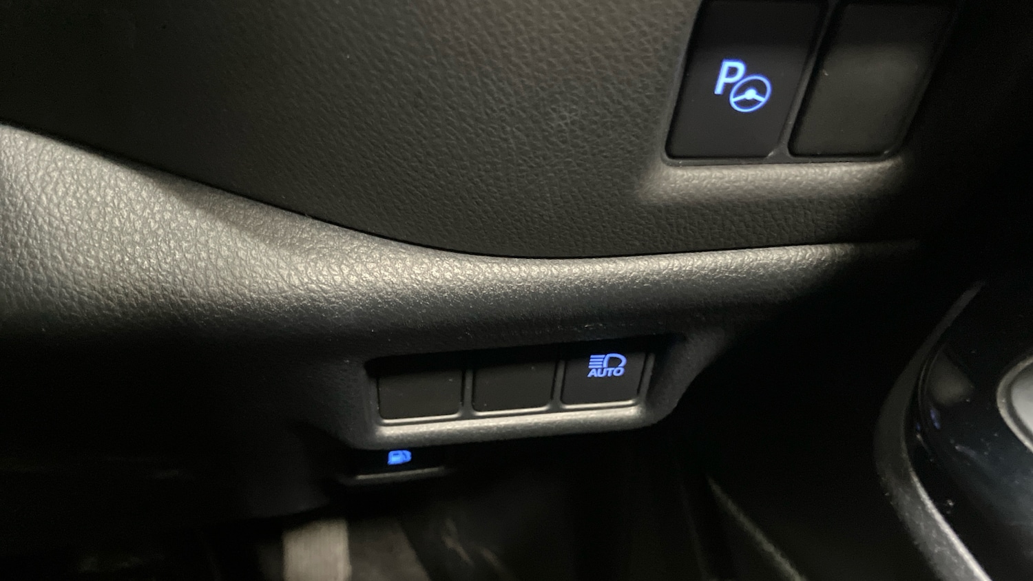 Used Toyota C-HR 2023 for sale - 78031436: Photo 37