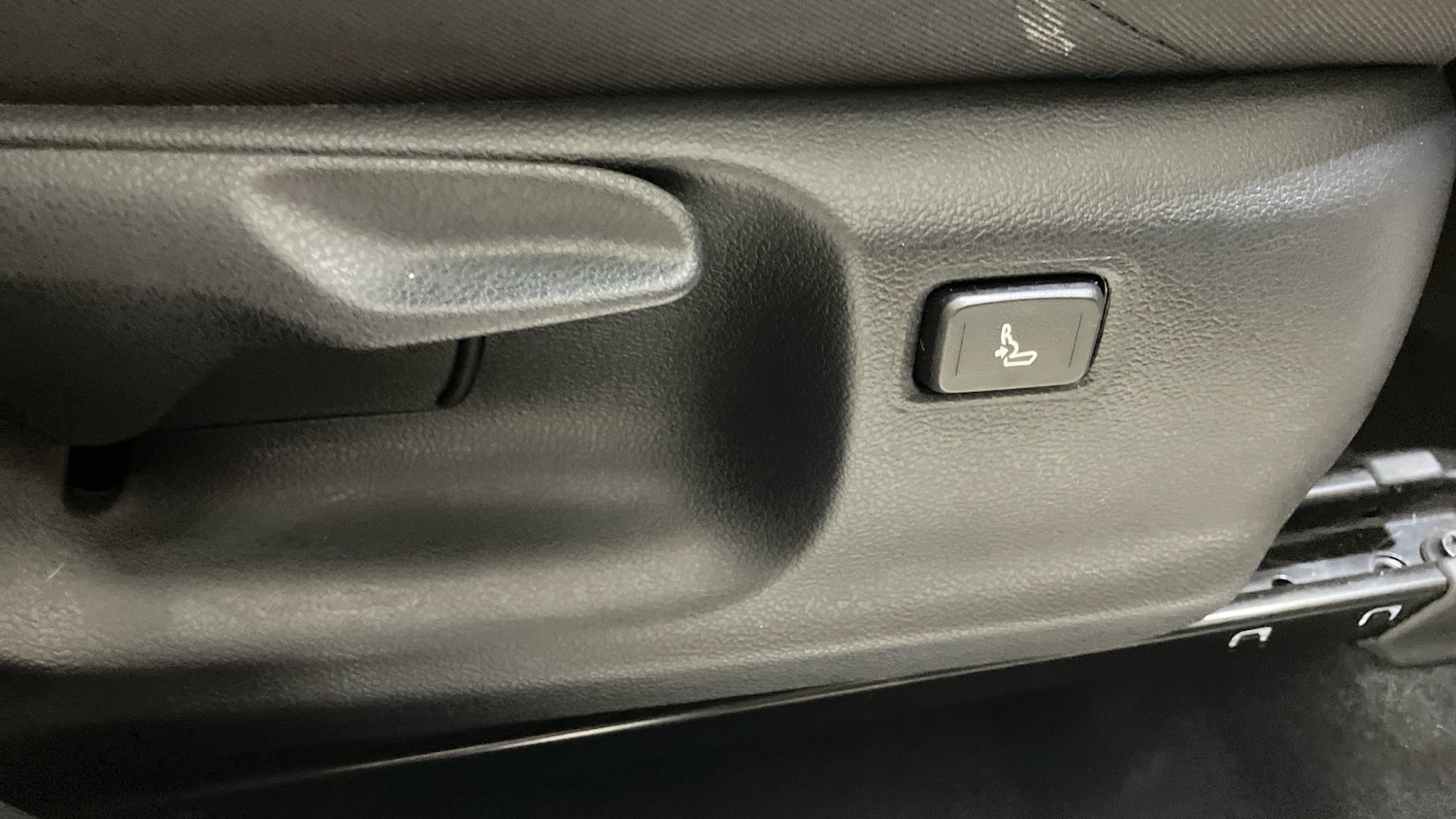 Used Toyota C-HR 2023 for sale - 78031436: Photo 49