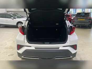 Used Toyota C-HR 2023 for sale - 78031436: Photo