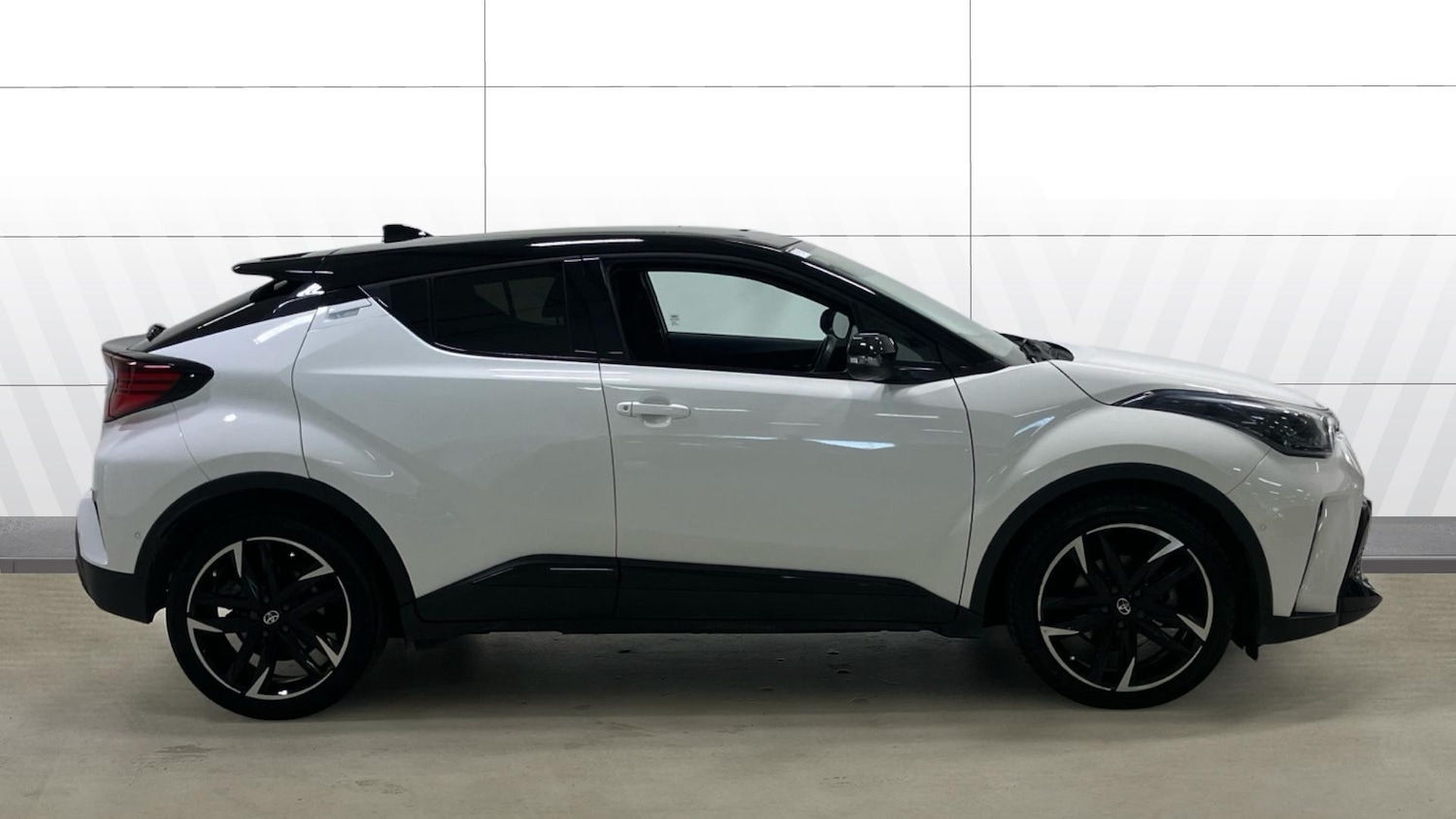 Used Toyota C-HR 2023 for sale - 78031436: Photo 5