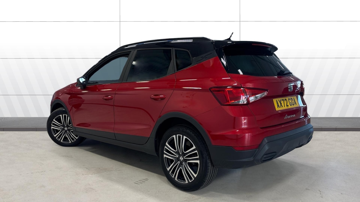 Used SEAT Arona 2023 for sale - 77945341: Photo 2