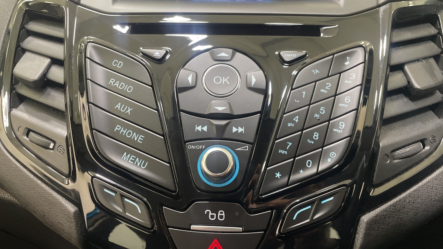 Used Ford Fiesta 2016 for sale - 77233954: Photo 28