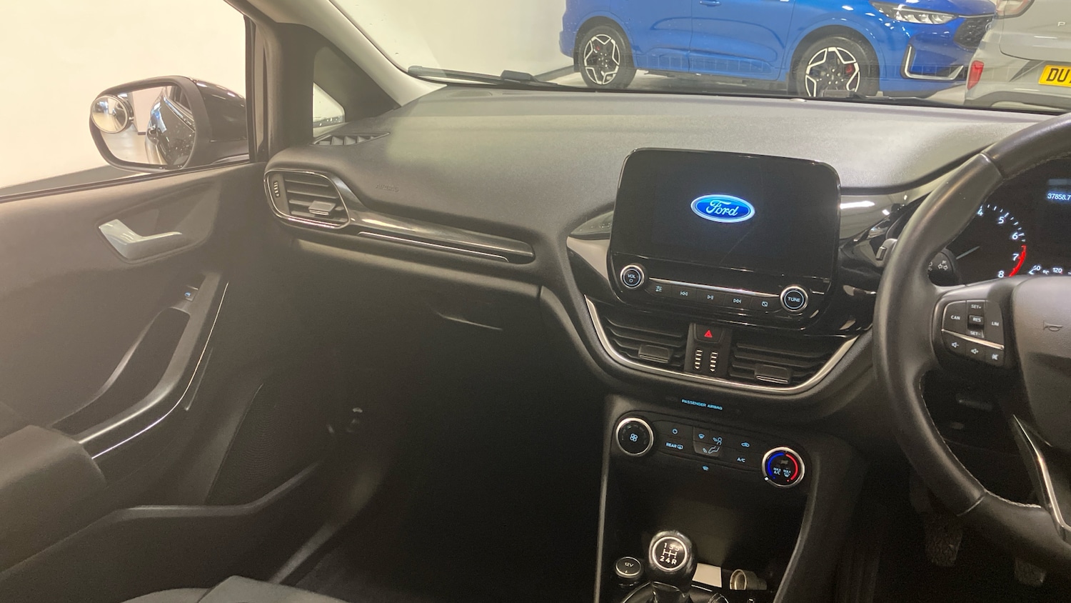 Used Ford Fiesta 2017 for sale - 76693237: Photo 14