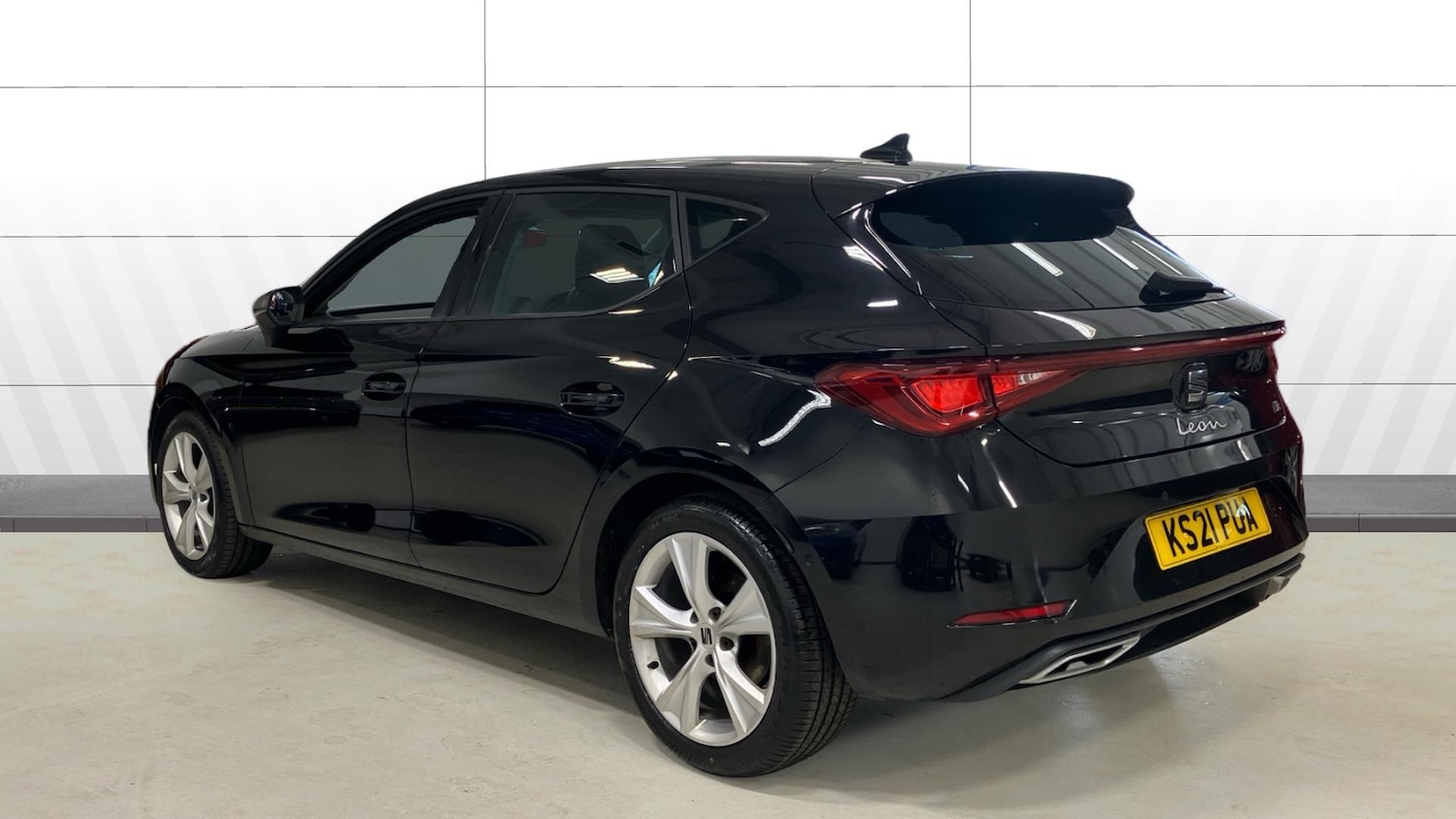 Used SEAT Leon 2021 for sale - 77789070: Photo 2