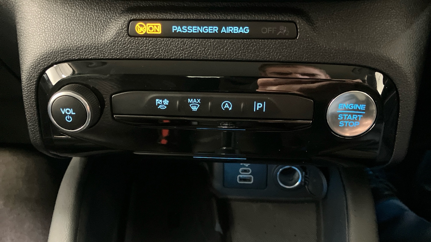 Used Ford Kuga 2025 for sale - 76931115: Photo 27