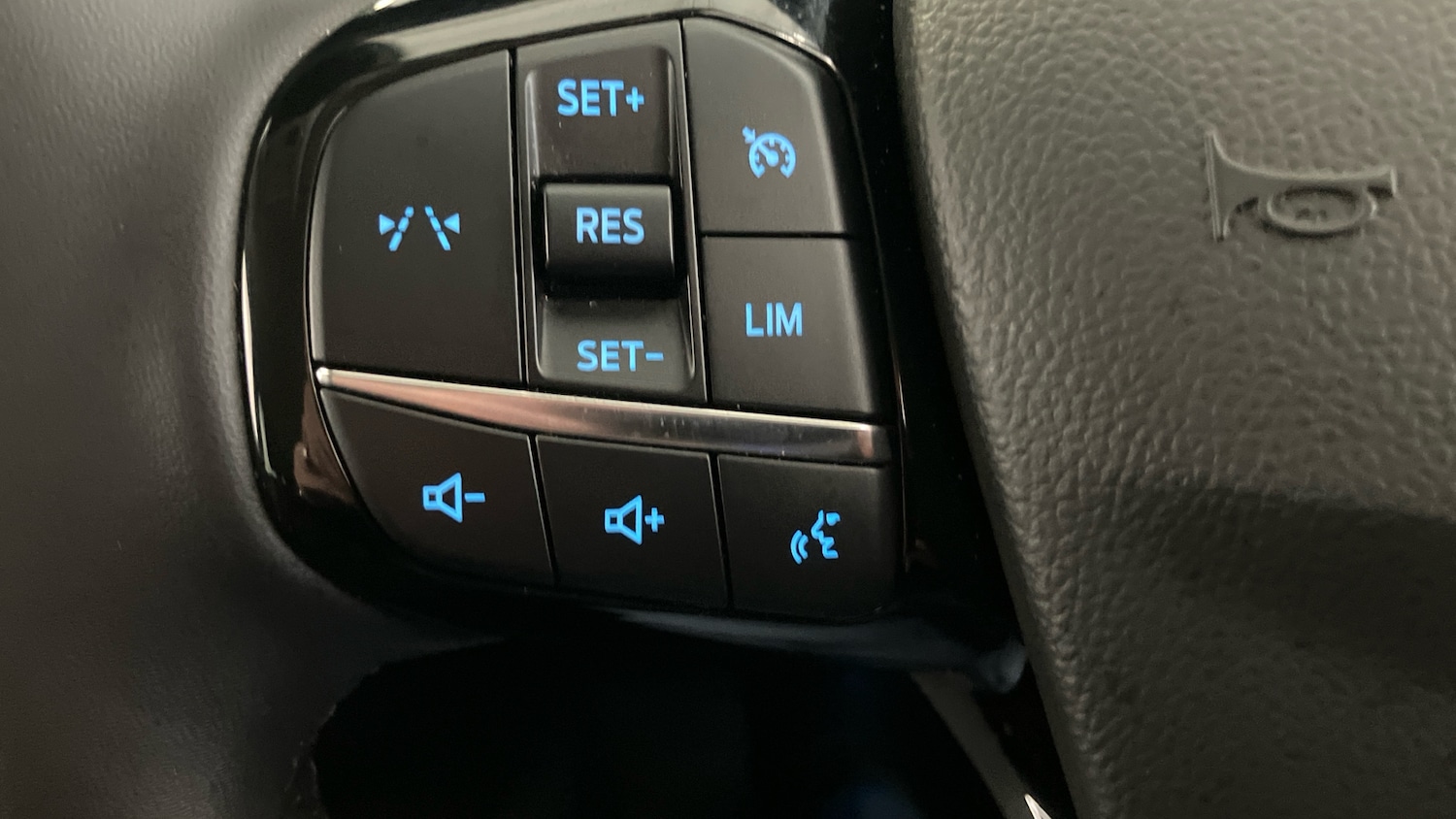 Used Ford Kuga 2025 for sale - 76931115: Photo 30