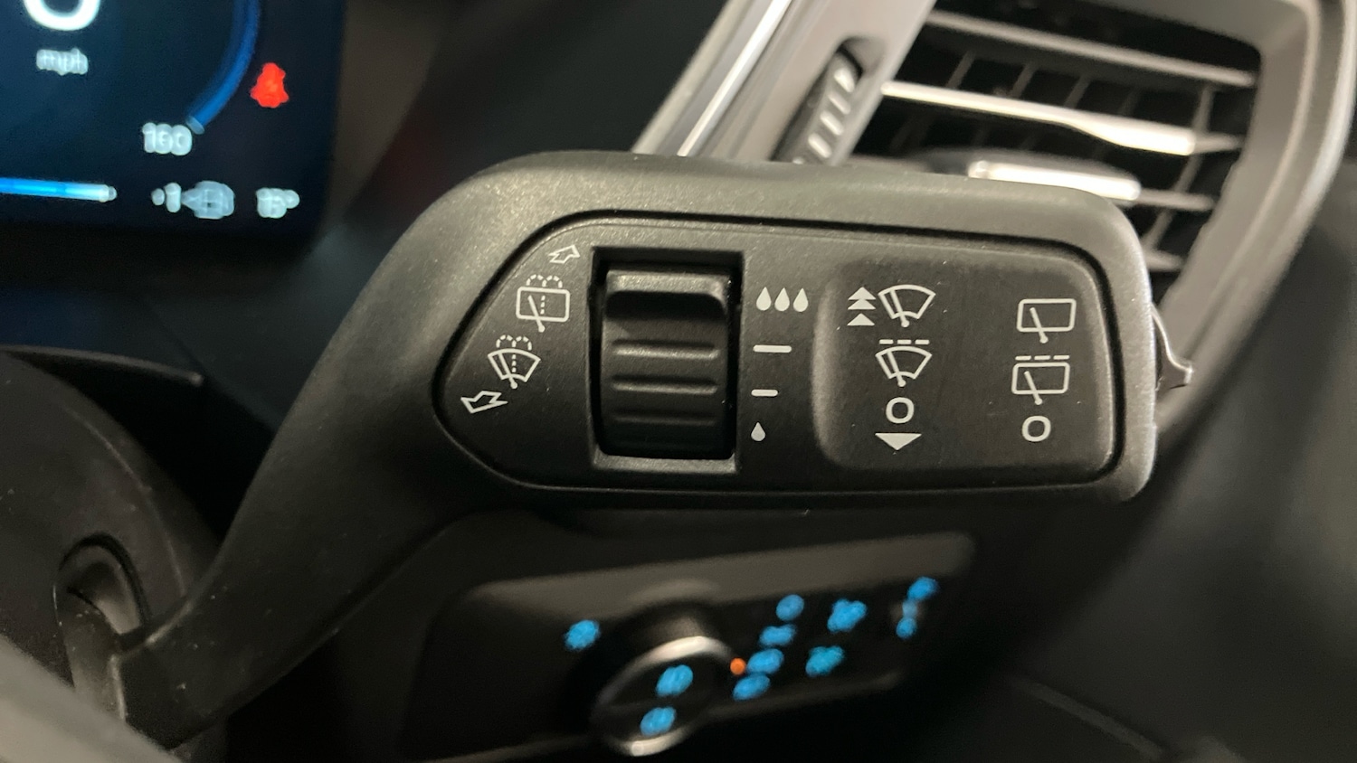 Used Ford Kuga 2025 for sale - 76931115: Photo 32