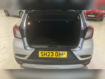 Used Renault Captur 2023 for sale - 76461726: Photo