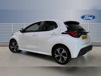 Used Toyota Yaris 2024 for sale - 79746232: Photo