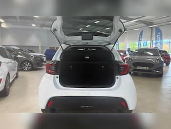 Used Toyota Yaris 2024 for sale - 79746232: Photo