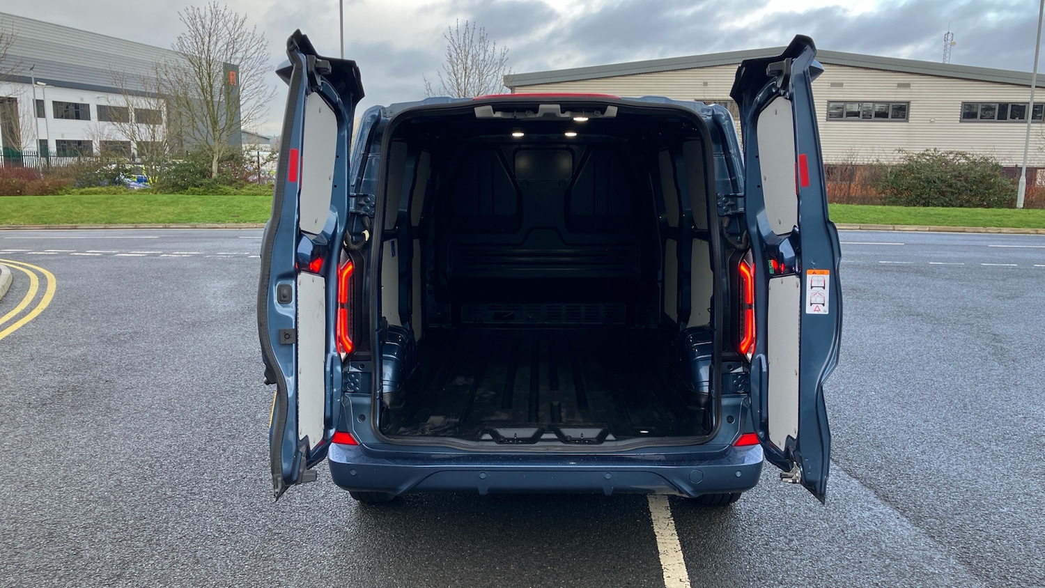 Used Ford Transit Custom 2024 for sale - 77398253: Photo 3