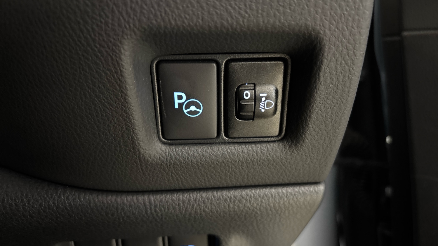 Used Toyota C-HR 2021 for sale - 76374292: Photo 30