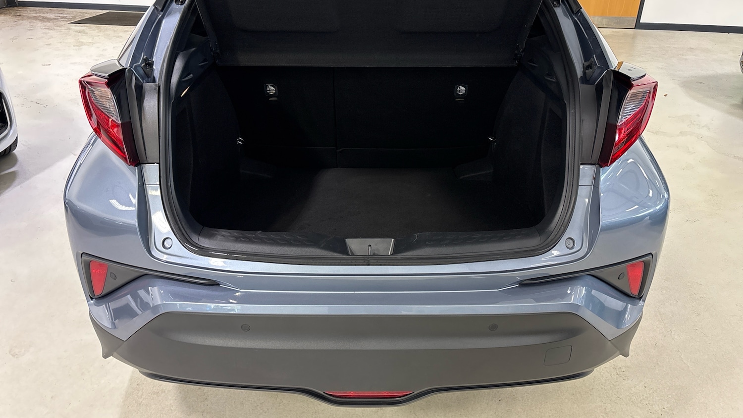 Used Toyota C-HR 2021 for sale - 76374292: Photo 4
