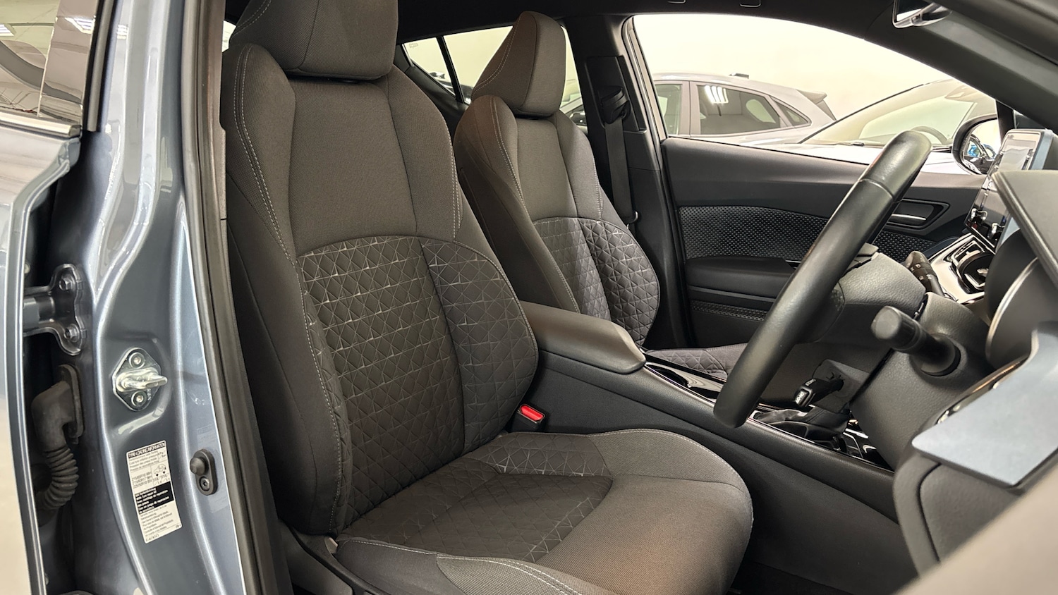 Used Toyota C-HR 2021 for sale - 76374292: Photo 42