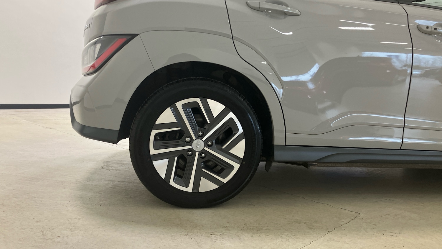 Used Hyundai KONA 2023 for sale - 77616648: Photo 7